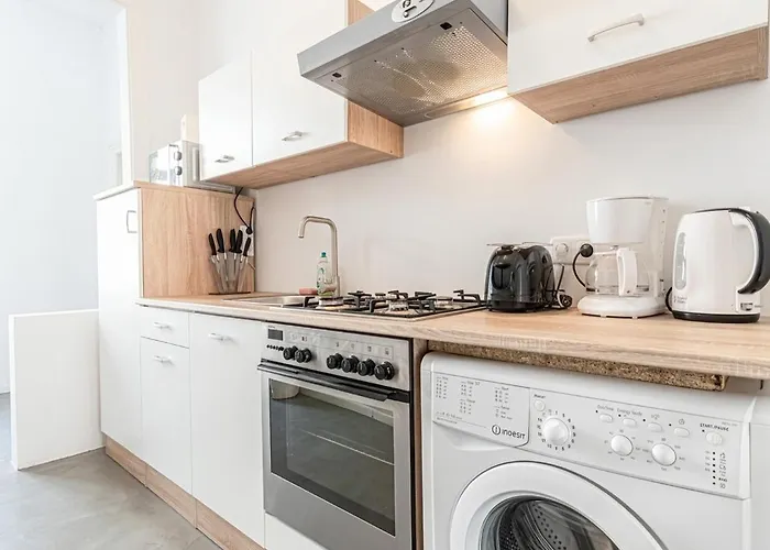 דירה Near Westbahnhof Station Simple 2br & 1lr